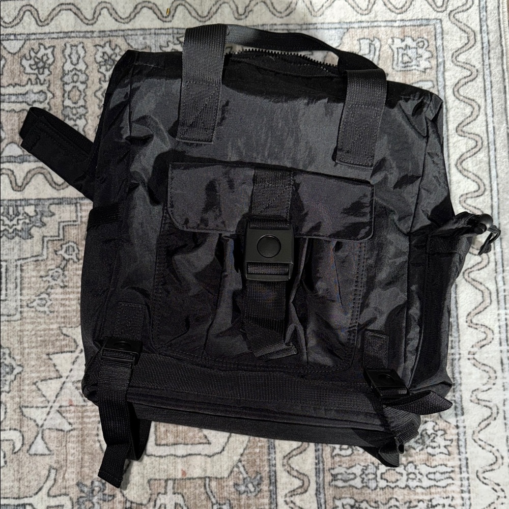 Tommy Bahama Multipocket Backpack - image 1
